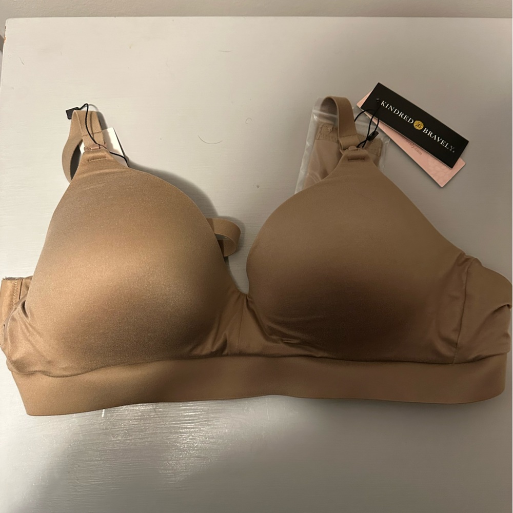 NWT Kindred Braverly hands free nursing and pumping BTS